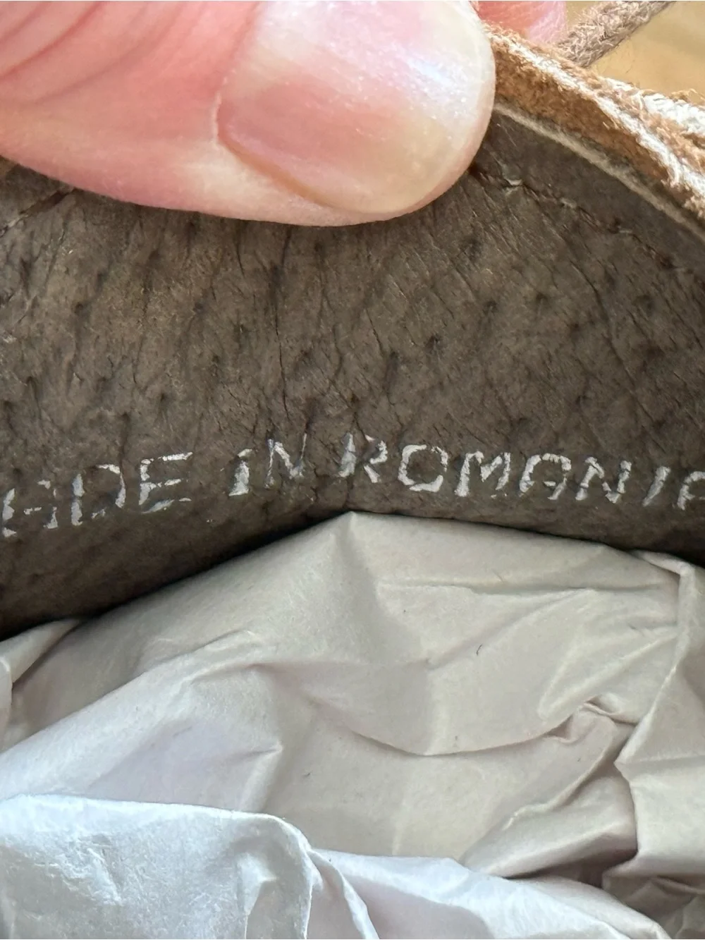 Bloomingdale's Men's Store Tan Suede Oxfords Men's EU 41 8 - 8.5 Made in Romania